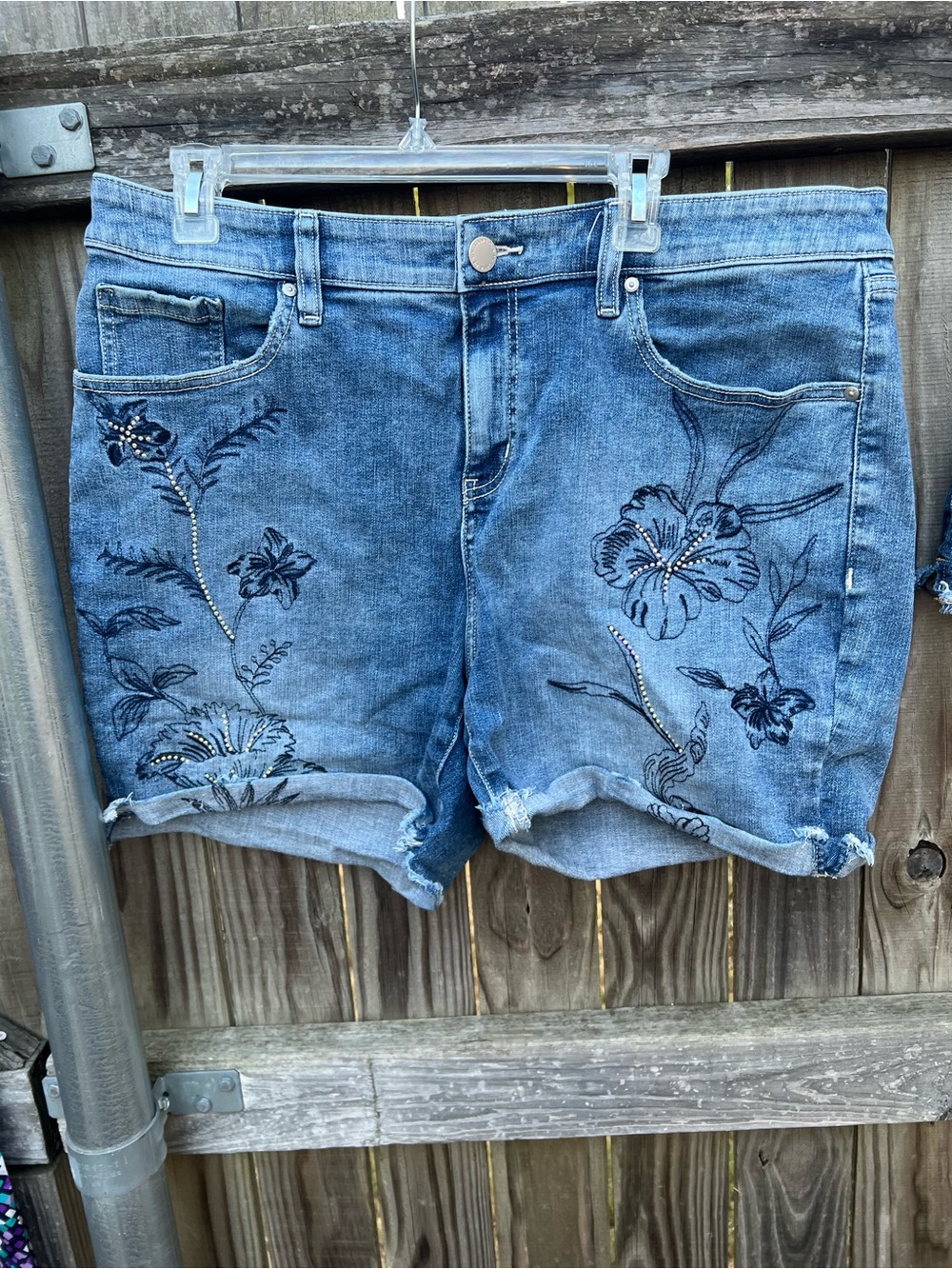 👗Lane Bryant Embroidered Denim Women’s Shorts - Blue